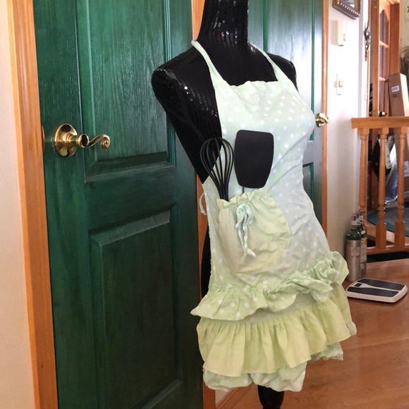 Child’s apron - Picture 2 of 8